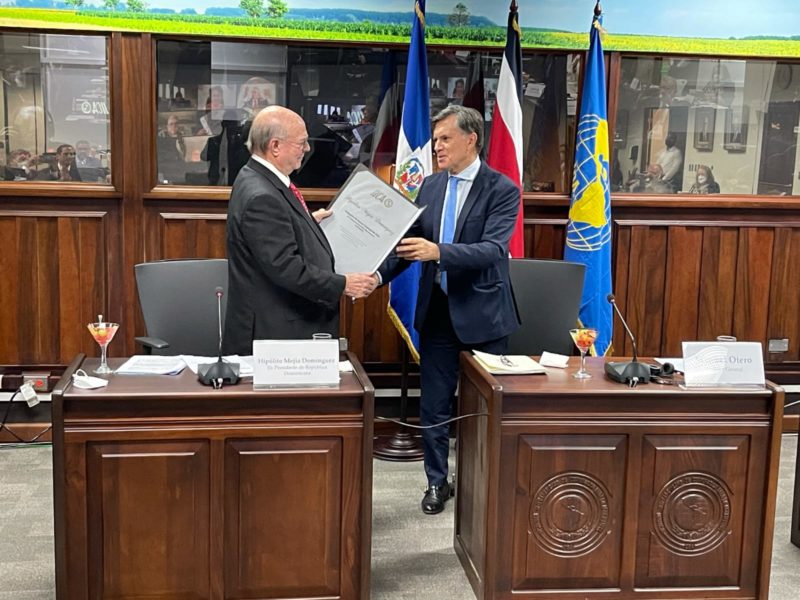 Hipólito Mejía es nombrado Embajador de Buena Voluntad para el Desarrollo Agrícola Sustentable