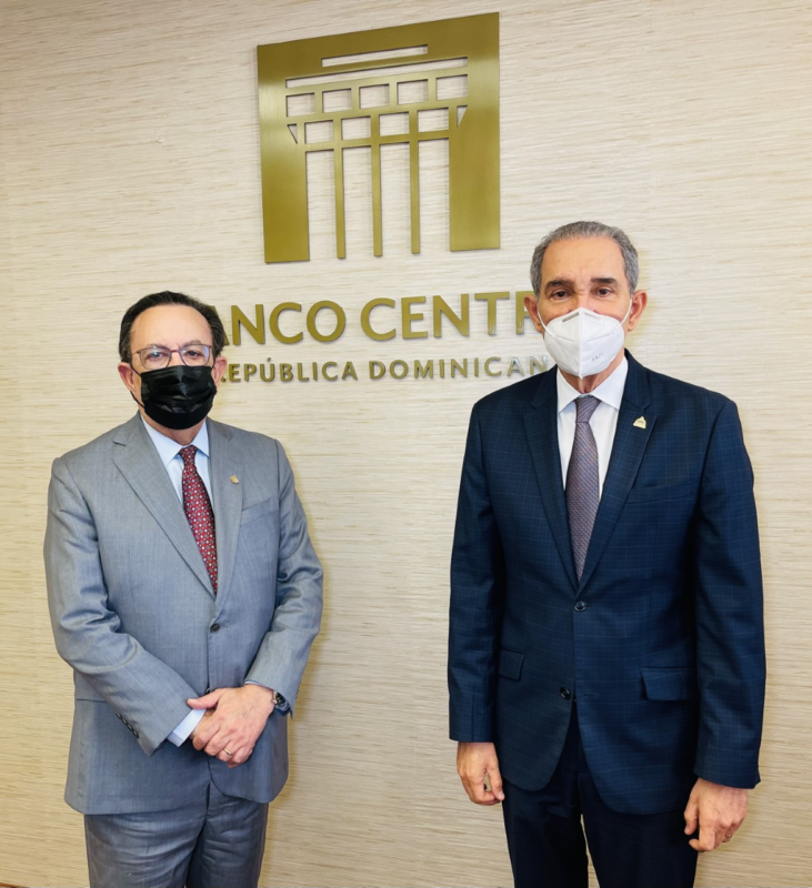 MESCYT y Banco Central acuerdan automatizar pagos a becarios internacionales