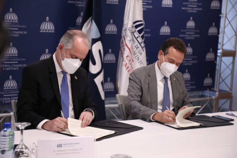MICM y Superintendencia de Bancos establecen agenda común para apoyar a mipymes e industrias