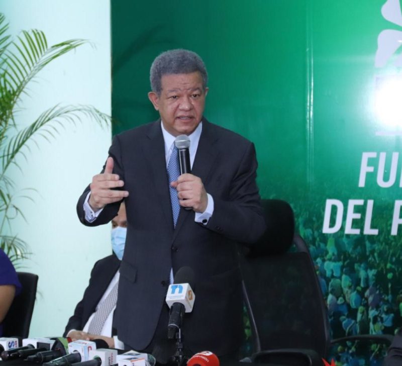 Leonel Fernández se muda a Santiago por tres días, para hacer contacto con dirigentes y sectores sociales