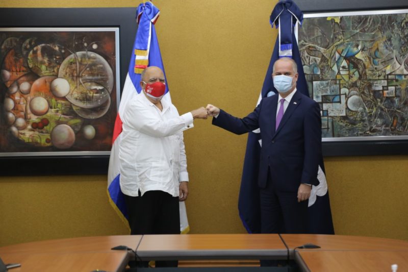 Superintendencia de Bancos e INTEC inician programa formativo para jóvenes profesionales