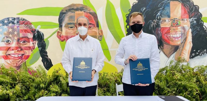 La Embajada de los Estados Unidos y el Ministerio de Educación Superior renuevan acuerdo y anuncian convocatoria de becas Fulbright-MESCyT