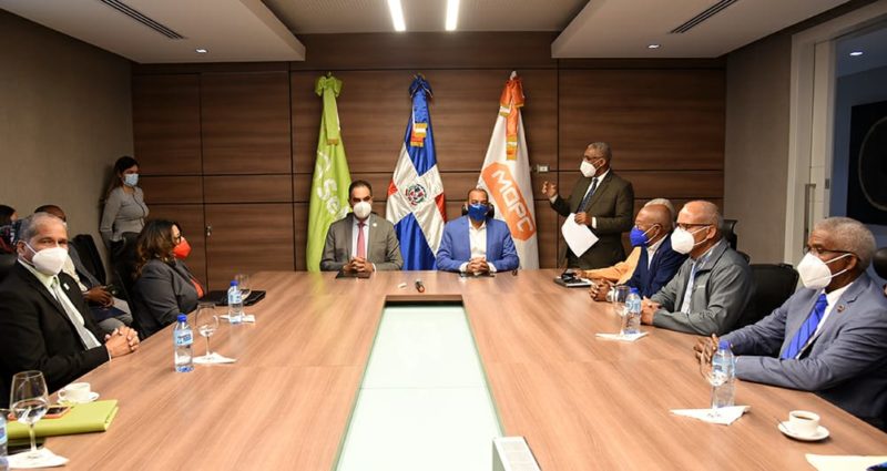 Jornaleros laboran para Obras Públicas con sus familiares tendrán cobertura de salud y riesgos laborales vía Senasa