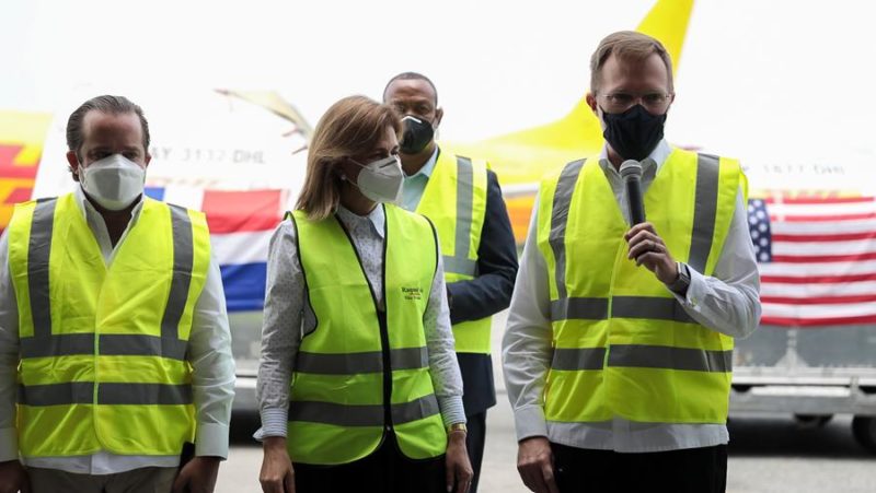 Gobierno dominicano recibe primer lote de vacunas Pfizer en el país