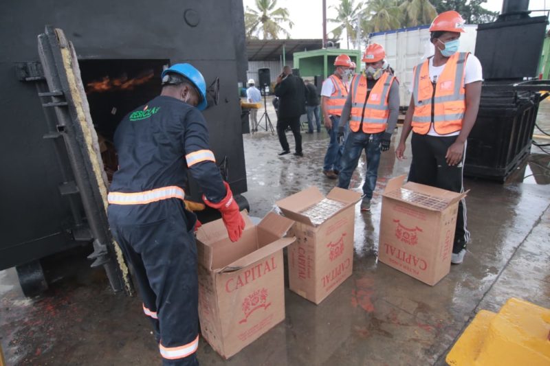 DGA incinera contrabando de 34 millones de unidades de cigarrillos