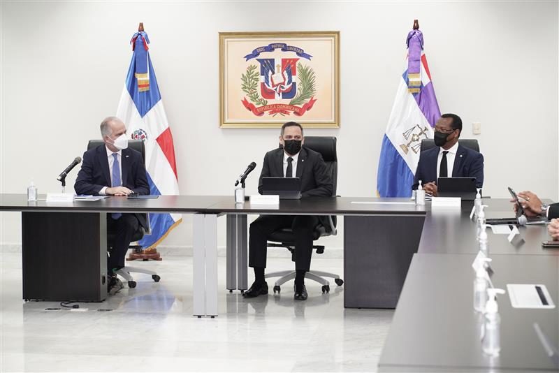 Registro Inmobiliario y Superintendencia de Bancos buscan fortalecer los sistemas de registro de la propiedad inmobiliaria y financieros