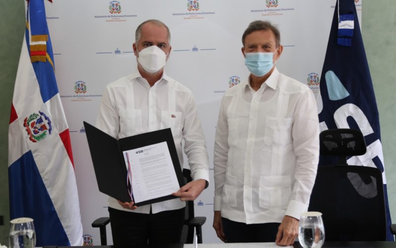 Venezolanos en RD podrán abrir cuentas bancarias con pasaportes vencidos