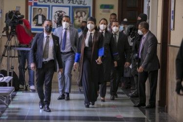 Yeni Berenice Reynoso: Jean  Alain Rodríguez mantiene un doble discurso con el que juega a manipular la opinión pública