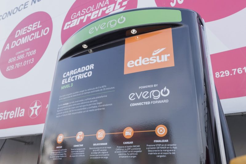 Edesur, Evergo y Texaco inauguran nuevo  cargador eléctrico en Los Prados