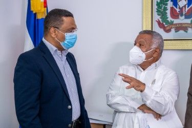 Abinader tiene en programa entregar 400 mil títulos de propiedad