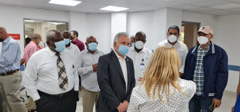 Senador Antonio Taveras Guzmán pide al Estado imitar y valorar construcción del Centro de Especialidades y Geriatría del Fopetcons  