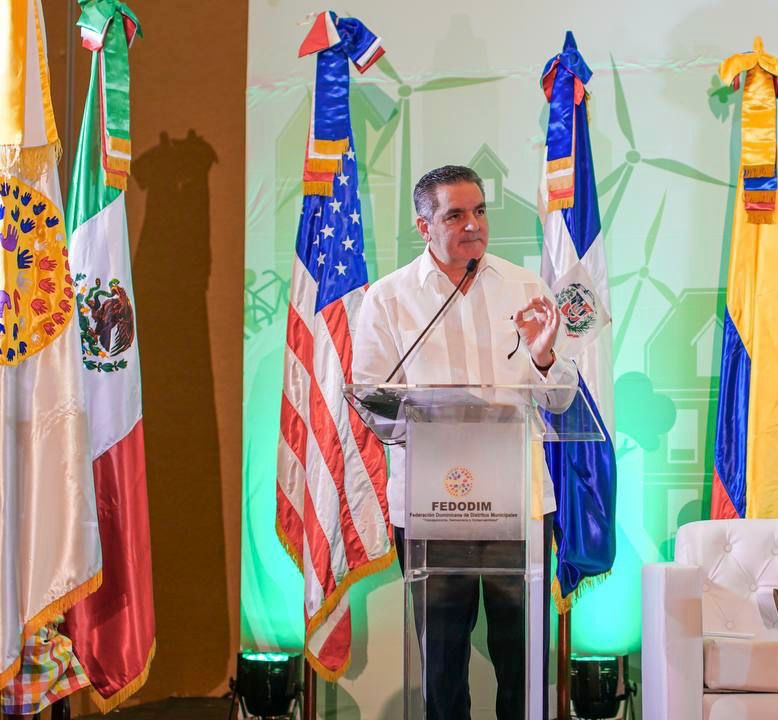 Neney Cabrera plantea alianza público-privada para solución integral a disposición de desechos sólidos 