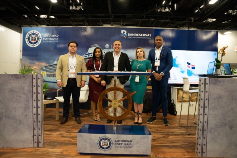 Director de Autoridad Portuaria Dominicana se reúne con homólogos de la región y operadores de cruceros en feria Seatrade Cruise Global de Miami.