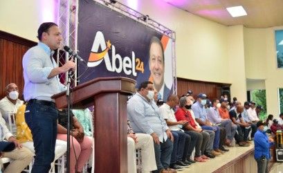 Abel Martínez lamenta que el país esté minado de productos agrícolas importados 