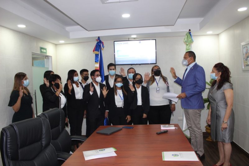 Eddy Alcántara juramenta Comité de Cultura de Pro Consumidor