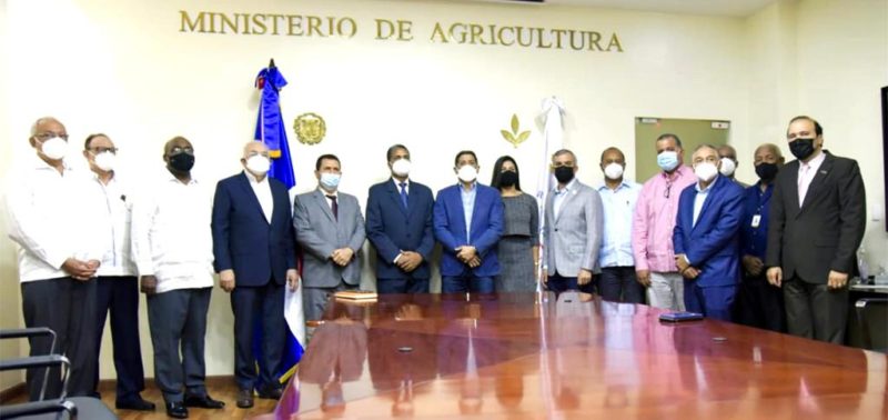Ministro de Agricultura posesiona a nuevas autoridades de CONAPROPE