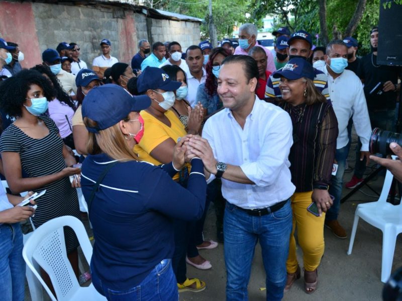 Abel Martínez continúa apretada agenda de encuentros con dirigentes PLD a nivel nacional
