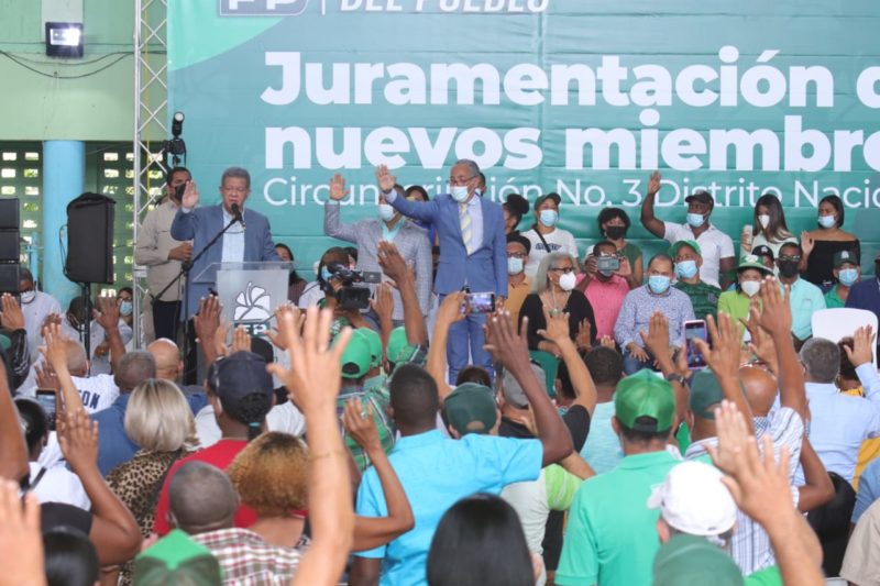 Leonel Fernández continúa juramentaciones en FP y encuentros con sectores sociales y productivos este fin de semana