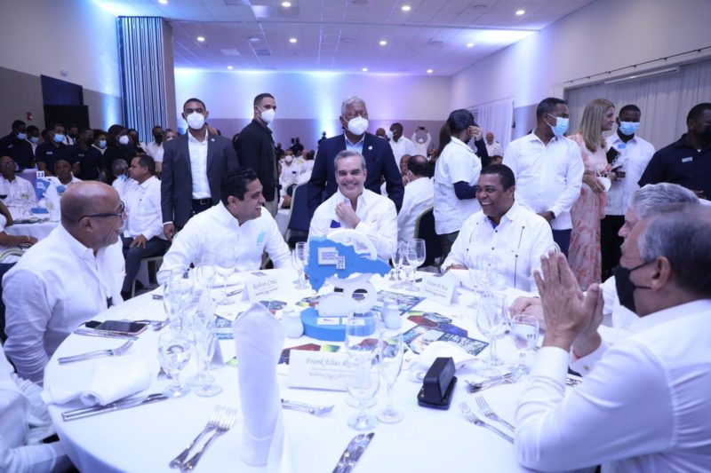 Víctor D´Aza agradece al presidente Luis Abinader partida de 4 mil millones para gobiernos locales