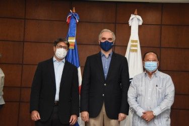 Ministro de Trabajo anuncia aumento de 23% al salario mínimo de trabajadores del sector turismo 