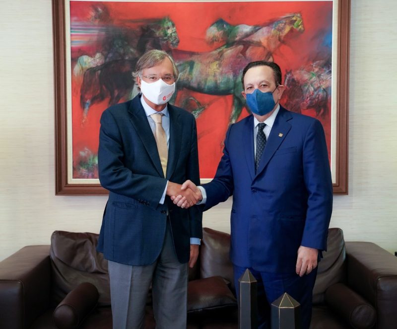 Gobernador del BCRD y nuevo embajador de España hablan sobre fortalecimiento comercial entre ambas naciones