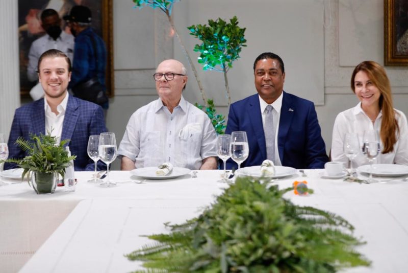 Expresidente Mejía y presidente de la Liga Municipal abogan por fortalecimiento gobiernos locales