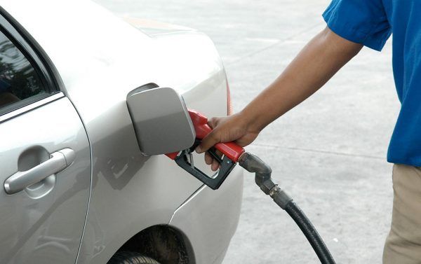 Gobierno mantiene sin variación precios de los combustibles