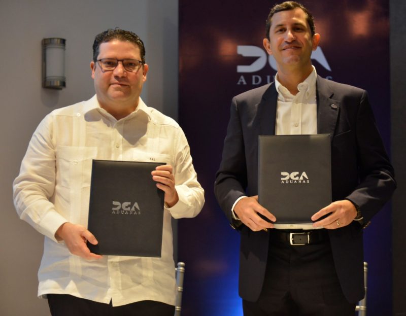 La DGA y AMCHAMDR firman acuerdo para desarrollo del Hub Logístico