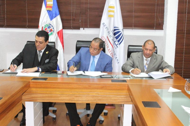 Contraloría firma convenio para fortalecer desarrollo profesional de sus auditores forenses antifraude
