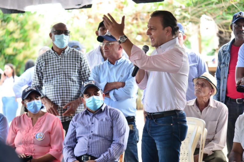 En Monte Plata Abel Martínez aboga por zona franca y centros de capacitación para jóvenes