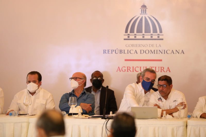 Ministro de Agricultura presenta al presidente Abinader plan para transformación del sector agropecuario en la región Sur