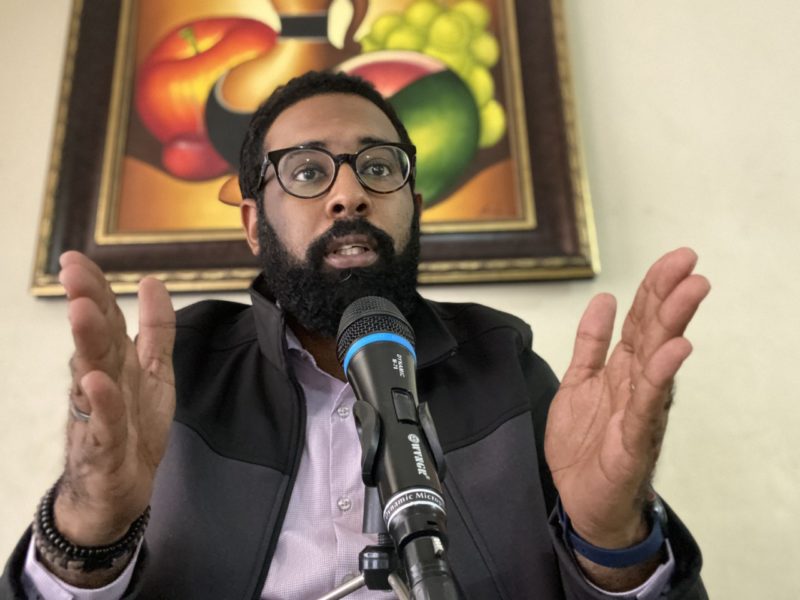 Glenn Davis dice Presidente no aprende de sus errores; Punta Catalina no debe ser administrada por empresarios