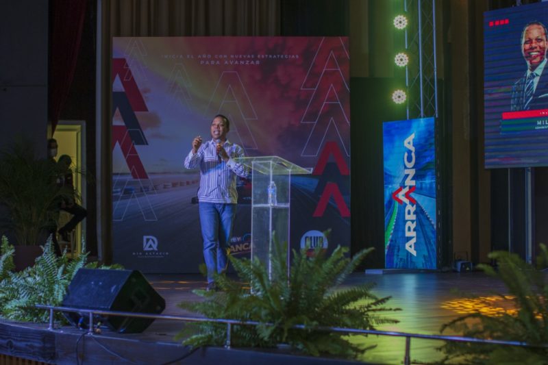 Milton Morrison llama a jóvenes y emprendedores a no darse por vencido