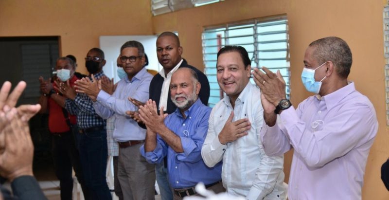 Abel Martínez recibe contundente apoyo de Corriente Magisterial Eugenio María de Hostos en Mendoza y San Luís en Santo Domingo