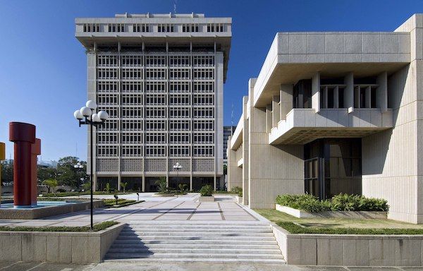 Banco Central concluye la VIII Semana Económica y Financiera con la entrega de premios de Economistas del Futuro