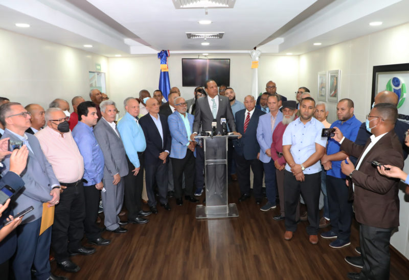 Comerciantes se comprometen con Pro Consumidor estandarizar margen de beneficio de los productos canasta básica para evitar aumentos “desproporcionados”