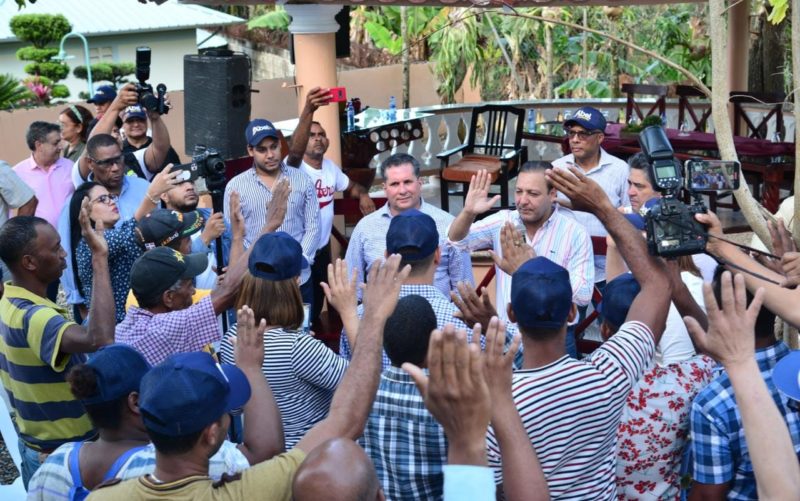 Abel Martínez conquista dirigencia y militancia morada en municipios de Espaillat; experremeístas pasan a apoyarle