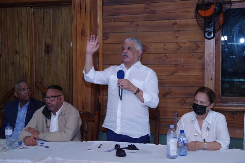 Miguel Vargas advierte peligro en niveles de canasta familiar; inflación supera ya los dos dígitos