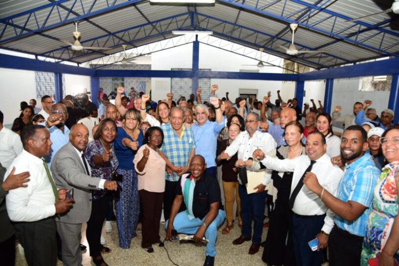 MVM encabeza encuentro con dirigentes PRD de las tres circunscripciones del DN