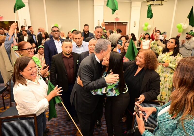 Leonel Fernández afirma que el presidente de la República les «está copiando literalmente»