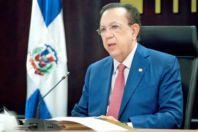 Valdez Albizu se reúne con ASONAHORES para evaluar el importante aporte del sector turístico a la recuperación económica de RD