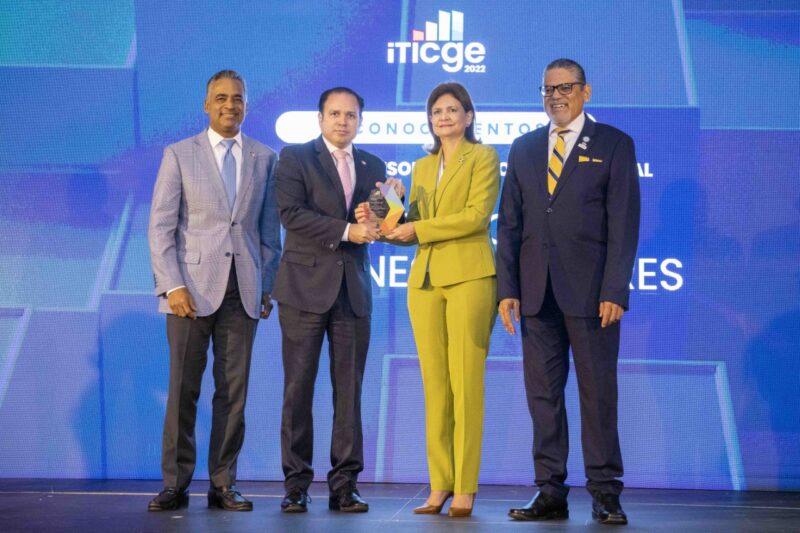 Vicepresidenta asegura Gobierno eficientiza la administración pública a través de la tecnología