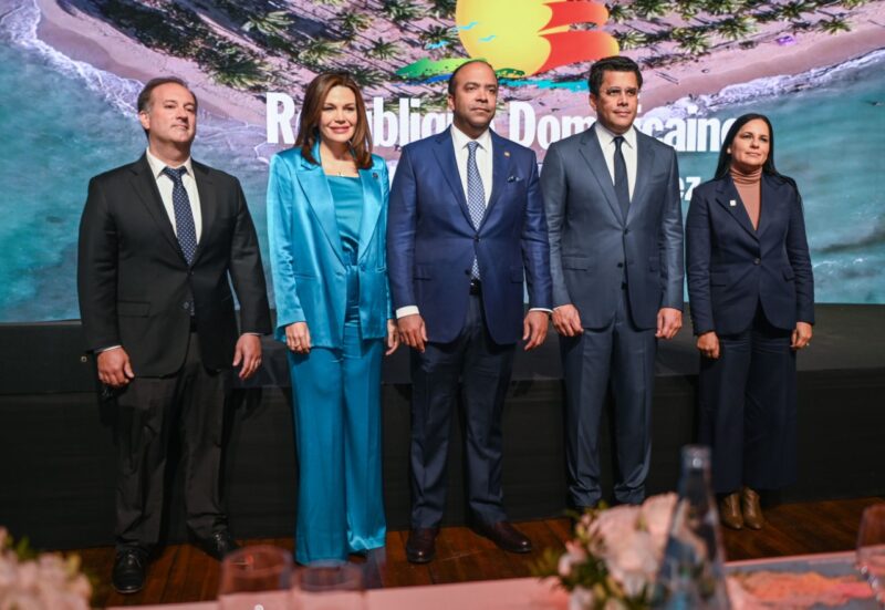 Negocio, turismo y cultura concentran la agenda de Banreservas en Top Resa, Francia