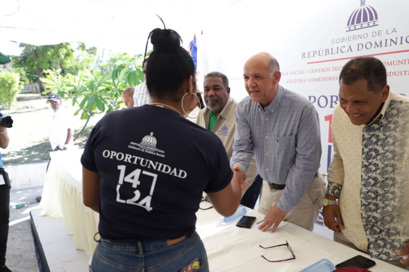 Otorgamiento de licencias a CTC beneficia jóvenes estudian informática