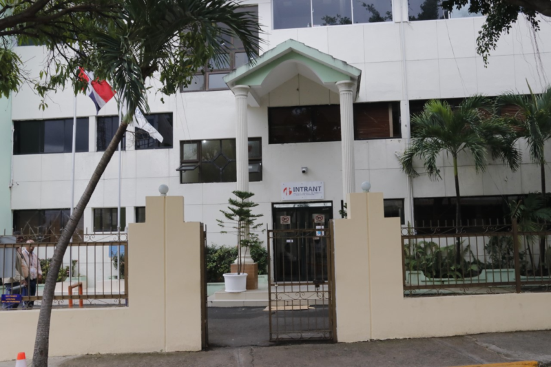 Intrant elabora ficha de servicios para operación de transporte privado