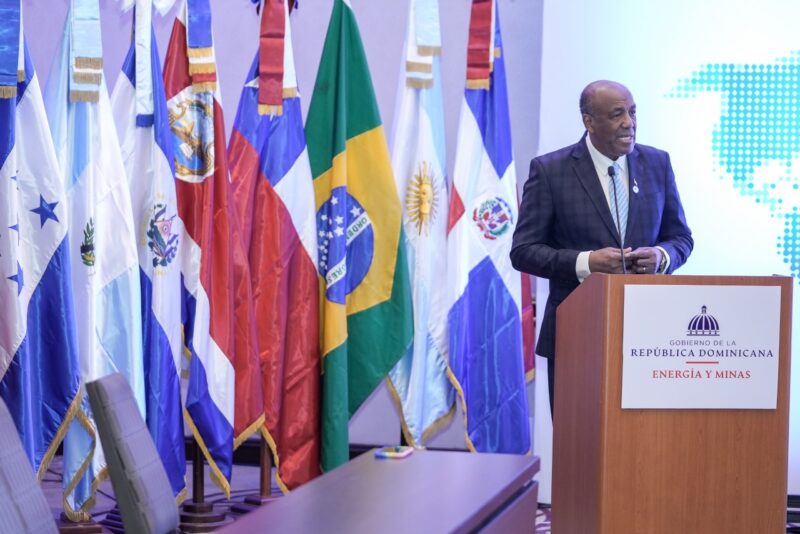Ministro Almonte afirma potencial minero depara un futuro promisorio para el país