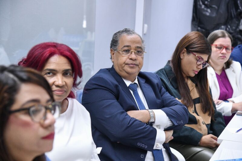 Salud Pública busca consenso con sociedades médicas sobre medicamentos de alto costo