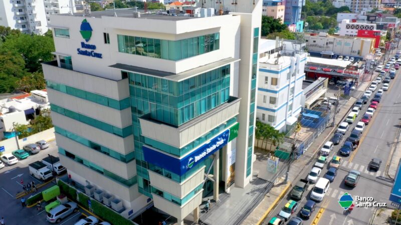 Banco Santa Cruz realiza capacitaciones sobre prevención de lavado de activos