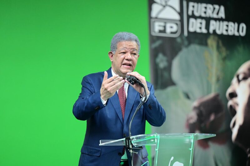 Leonel Fernández viaja a Colombia a participar en Décimo Encuentro del Grupo Puebla