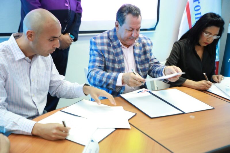 Promipyme-Uber-Intrant-, firman convenio para impulsar movilidad sostenible en el país